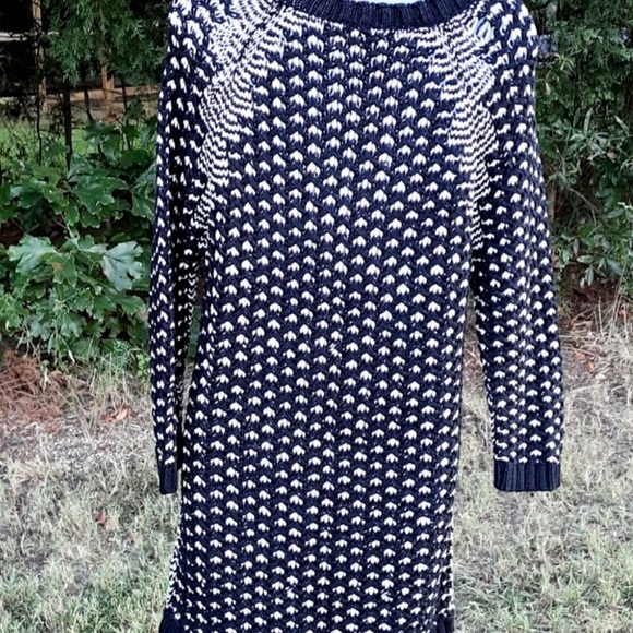 Black & White Knitted Sweater Dress by CK - Picture 5 of 7